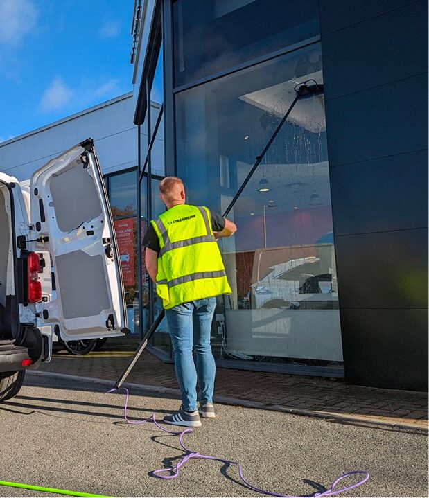 ova8 cleaning window