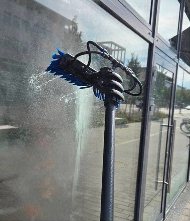 water-fed-pole-window